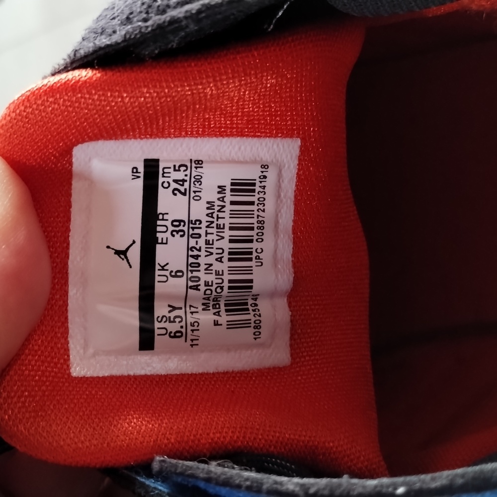 Jordan shoes - Picture 3 of 7